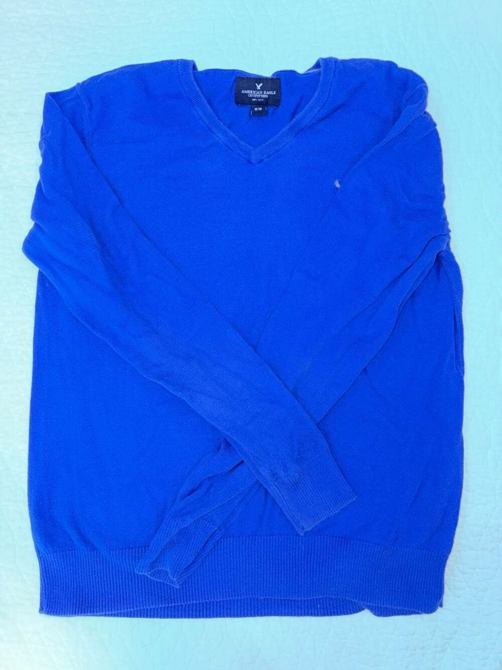 American Eagle Outfitters Men’s M Blue V-Neck Pullover Sweater Logo Casual